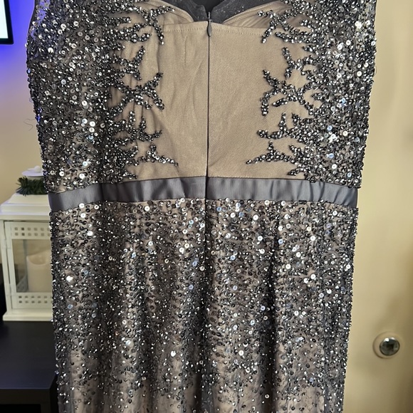 Adrianna Papell sequined sleeveless gown - Picture 7 of 10